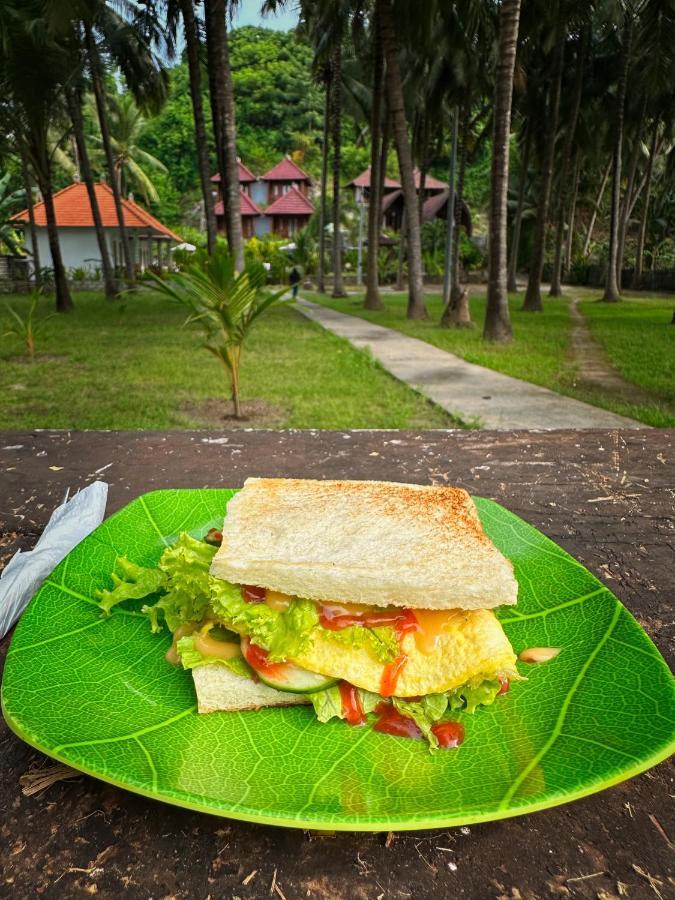 Coconut Hill Cottage Batununggul Esterno foto